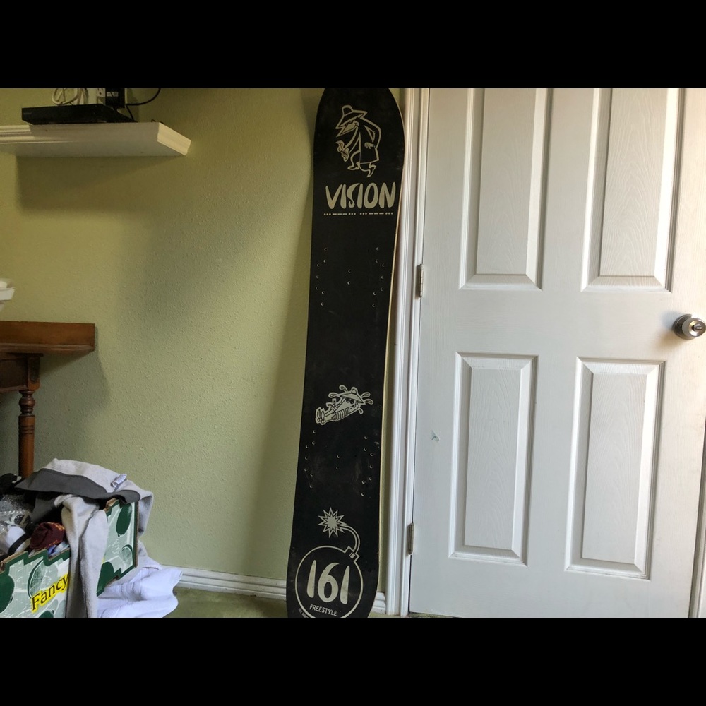 Vision spy verses spy snowboard